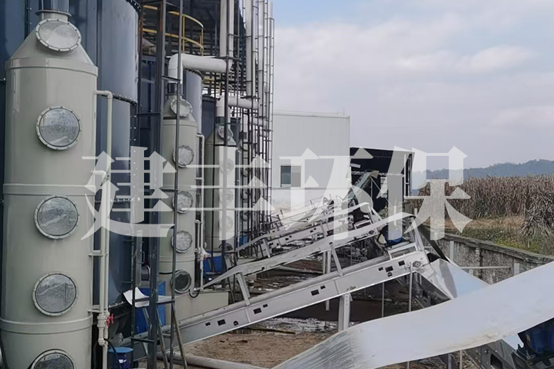 建豐環(huán)保有機(jī)肥發(fā)酵罐現(xiàn)場：宛如綠色引擎，驅(qū)動有機(jī)肥產(chǎn)業(yè)前行